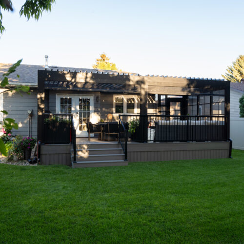 Moose Jaw Louvered Roof and Retractable Screen project